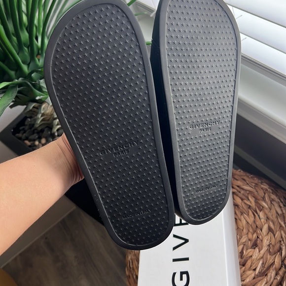 New givenchy slides - Picture 2 of 4